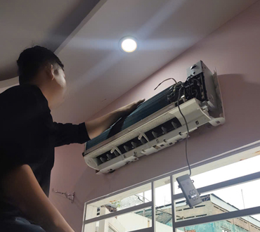 Kiểm tra máy lạnh trước khi vệ sinh máy lạnh | Vệ sinh máy lạnh 