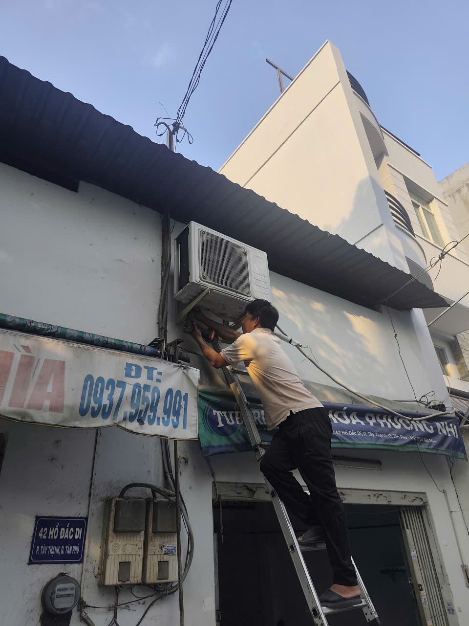 Bắt đuôi nóng máy lạnh ngoài trời