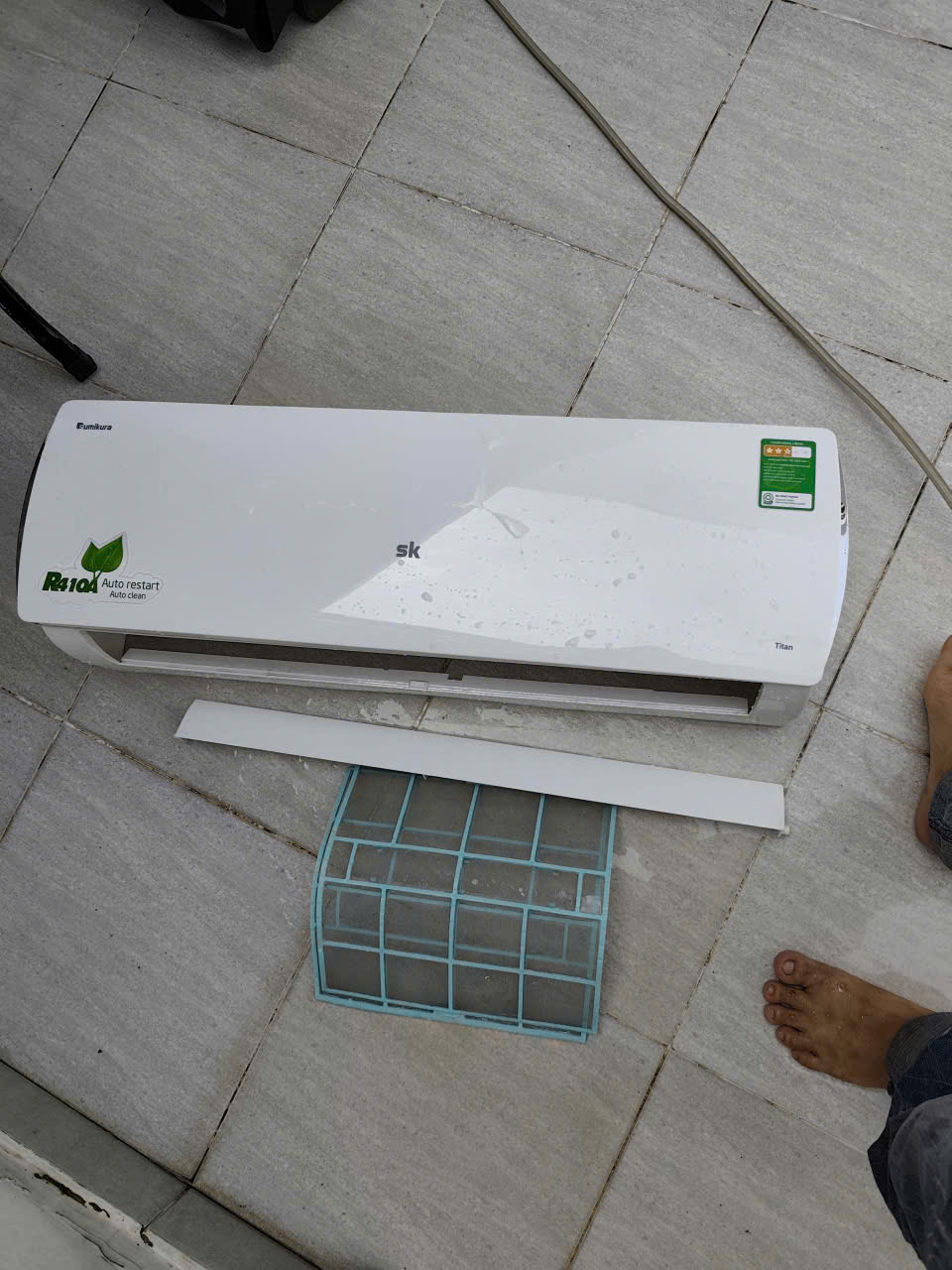 vệ sinh máy lạnh lúc tháo điều hòa