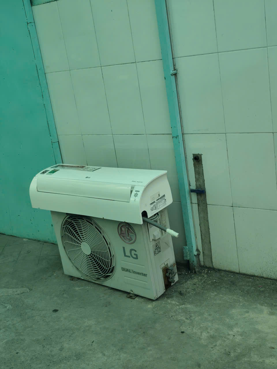 Tháo điều hòa máy lạnh khách ở quận Bình Tân